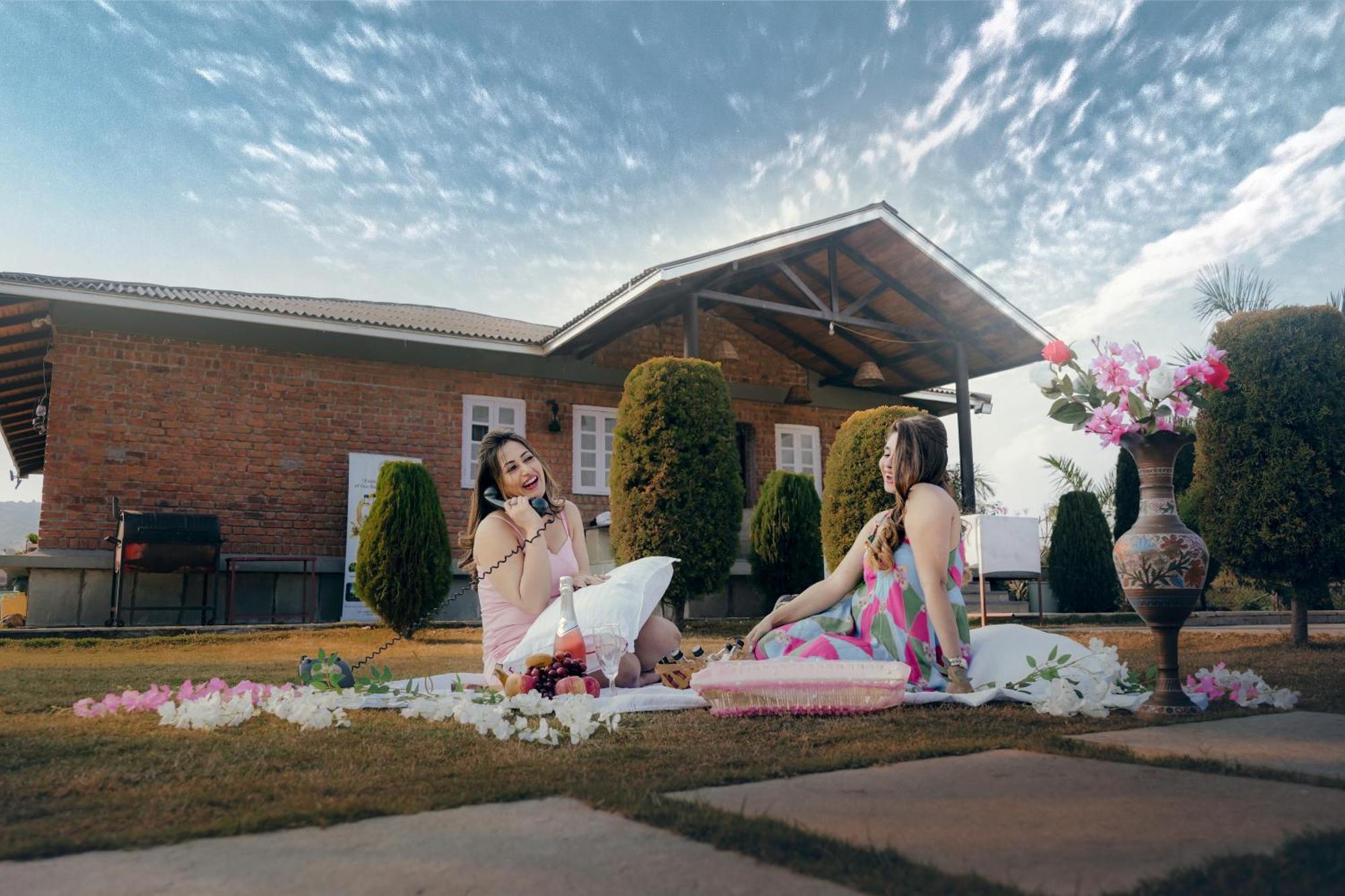 The Earth Farm Villa นาสิก ภายนอก รูปภาพ